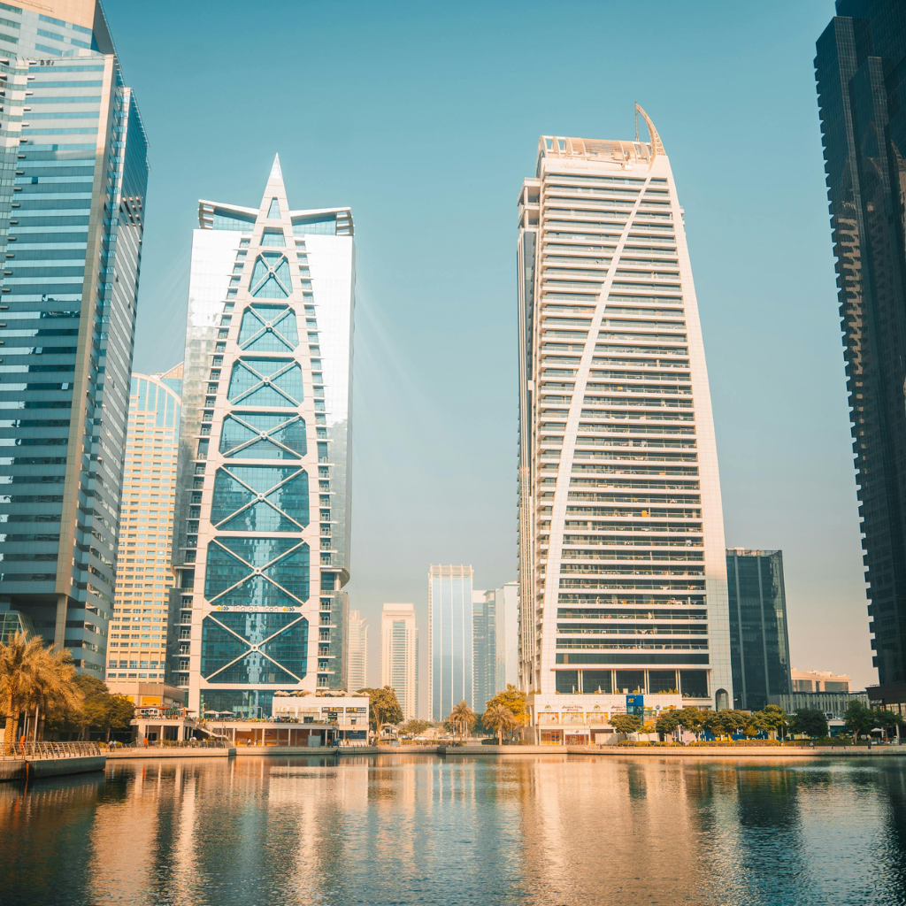 dubai essential explorer